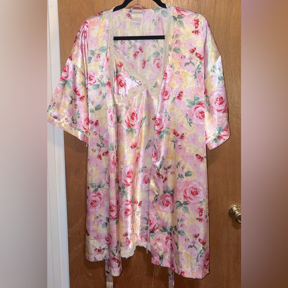 Secret Treasures Pink Floral Sleepwear set